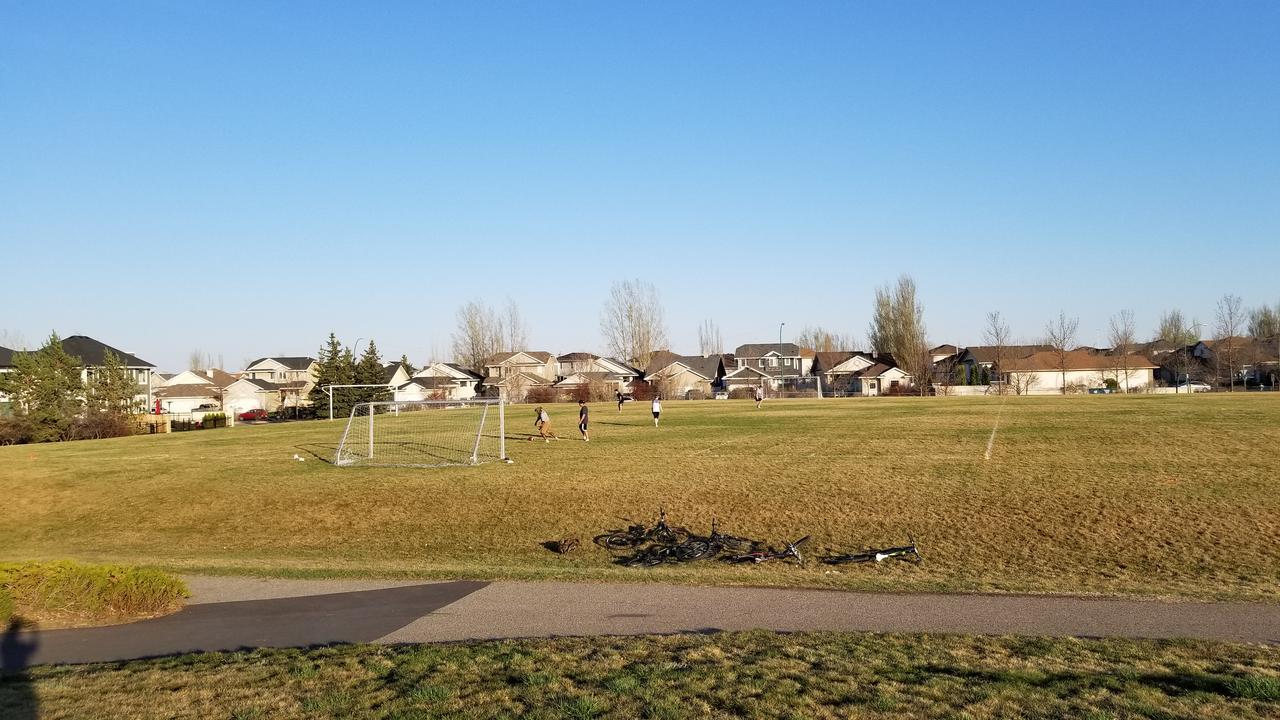 Saskatoon Lashyn Cove Homestay Exterior foto